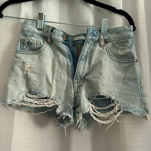 **SOLD Pacsun distressed light wash shorts waist size 23 in.